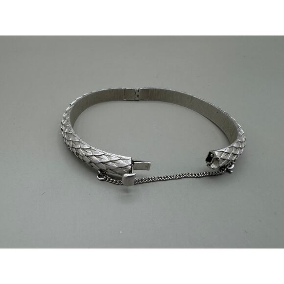 Vintage Crown Trifari Brushed Silver Tone Feathers Hinged Bracelet - Picture 5 of 12